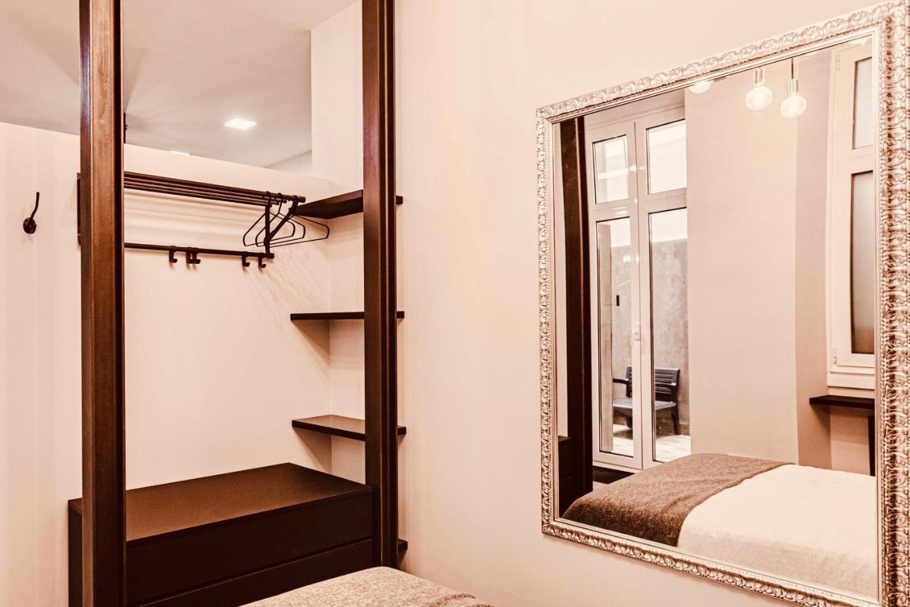 Downtown Plaza Apartment