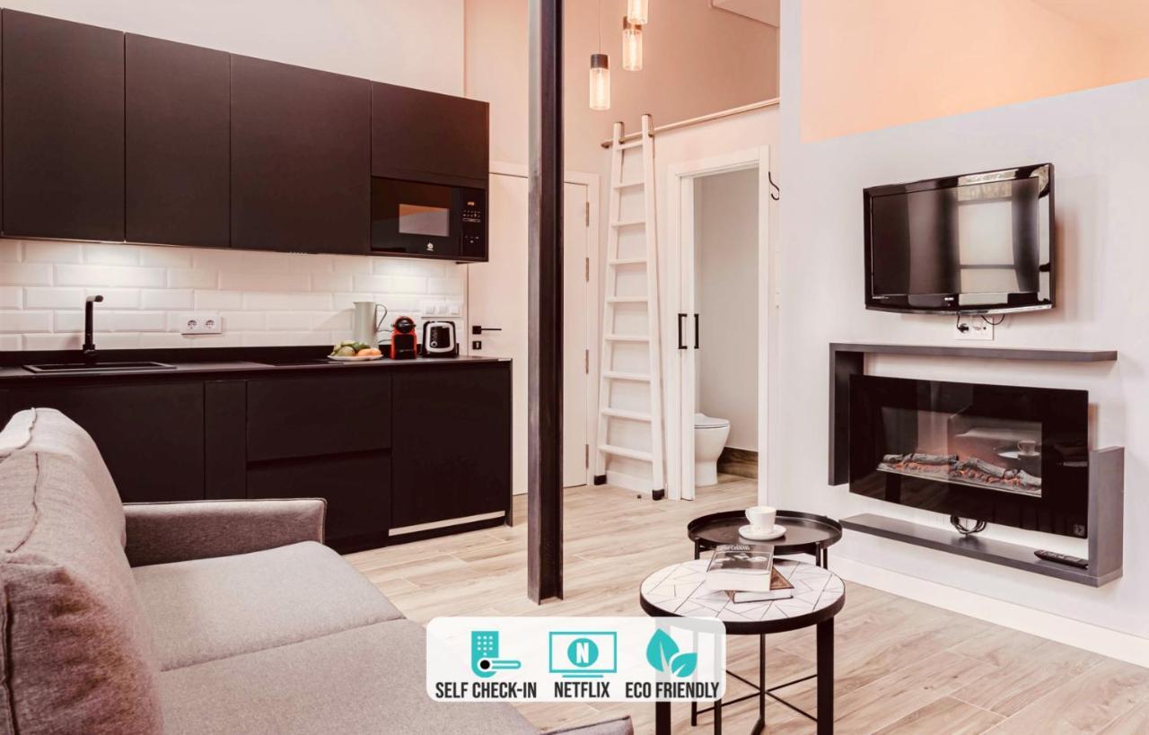 Downtown Plaza Apartment
